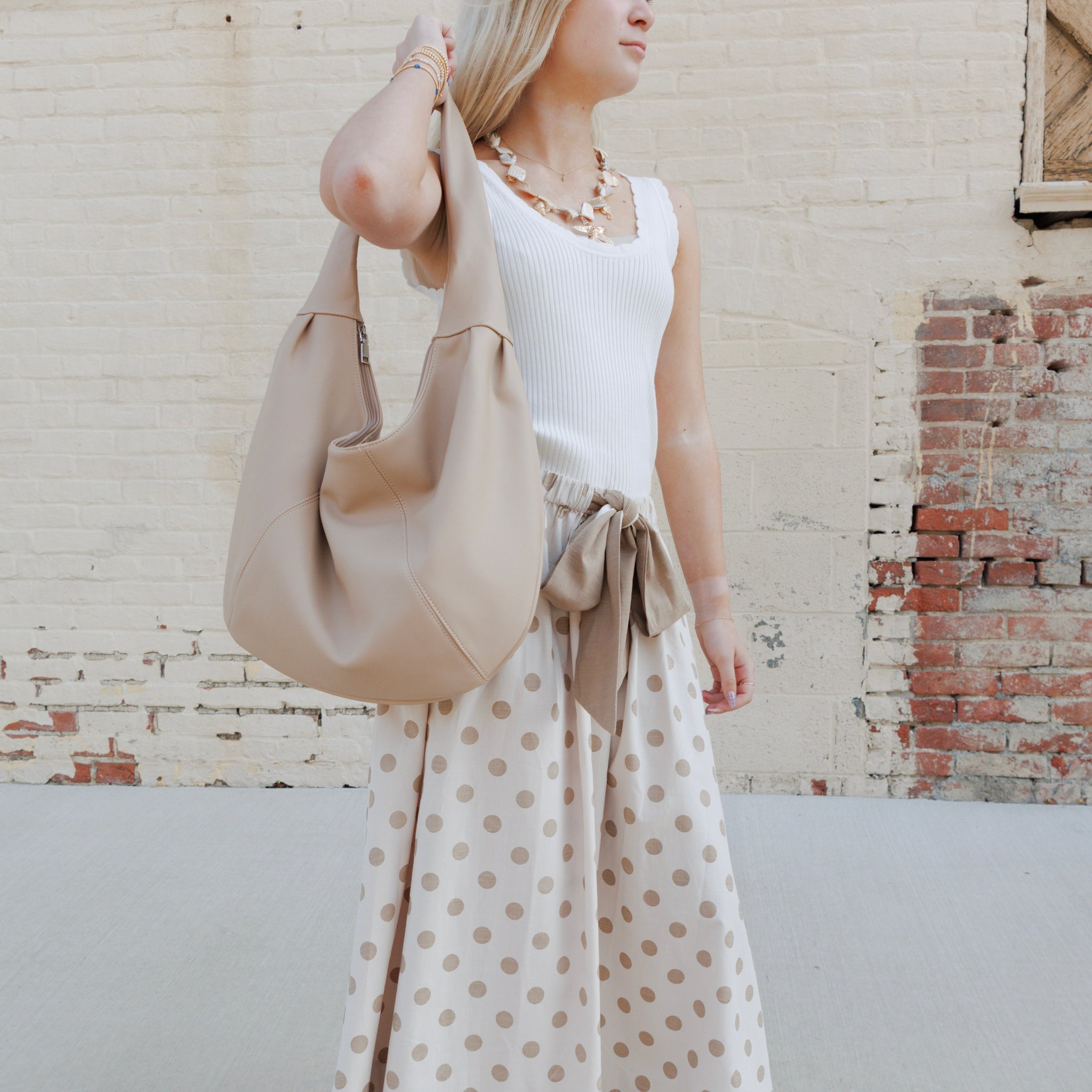 Cuve'e Crescent Bag